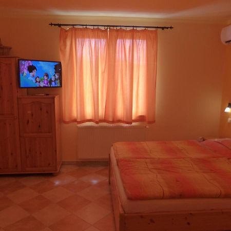 Napfeny Apartman Es Vendeghaz Egerszalók Dış mekan fotoğraf