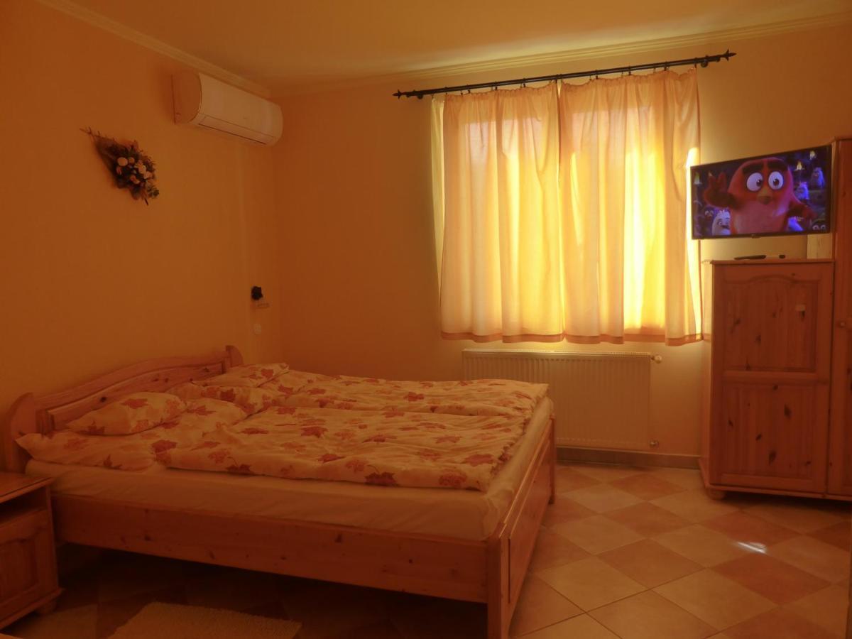 Napfeny Apartman Es Vendeghaz Egerszalók Dış mekan fotoğraf