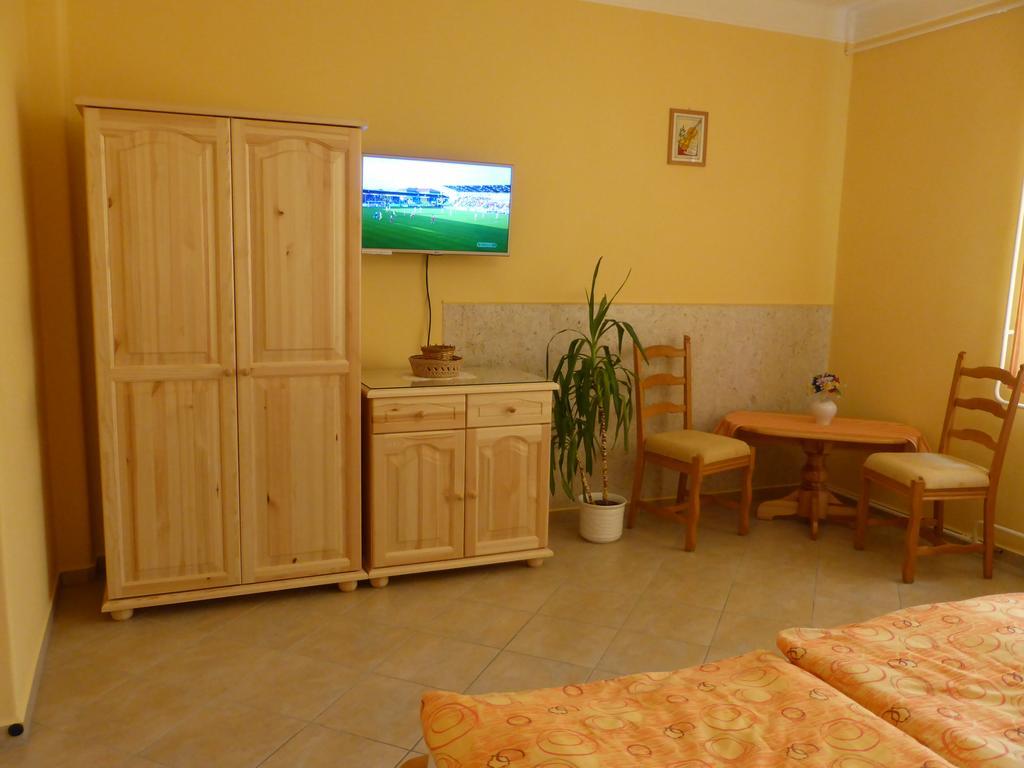 Napfeny Apartman Es Vendeghaz Egerszalók Dış mekan fotoğraf