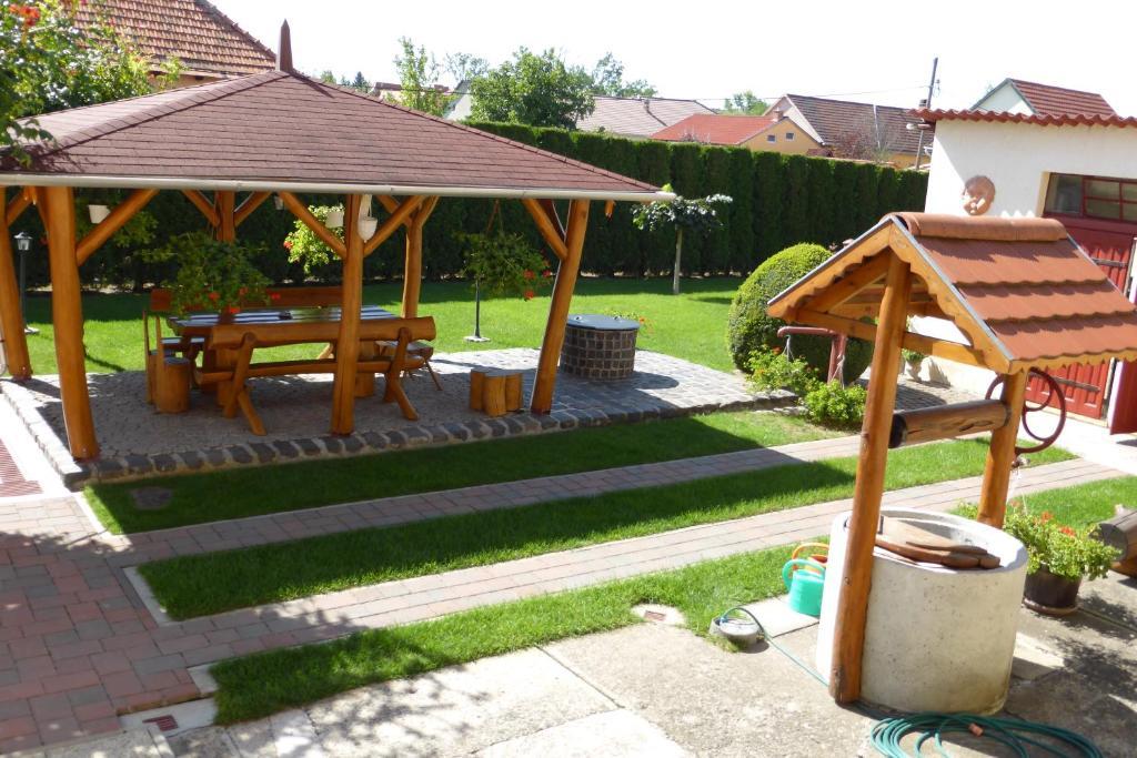 Napfeny Apartman Es Vendeghaz Egerszalók Oda fotoğraf