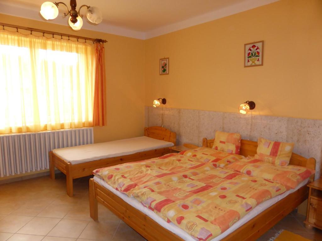 Napfeny Apartman Es Vendeghaz Egerszalók Oda fotoğraf