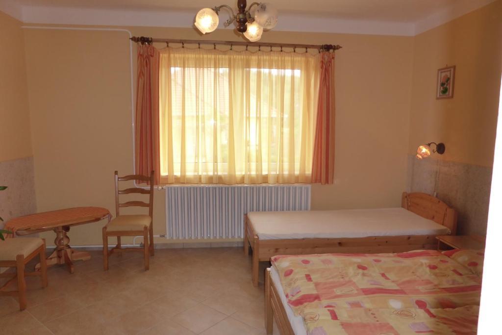 Napfeny Apartman Es Vendeghaz Egerszalók Oda fotoğraf