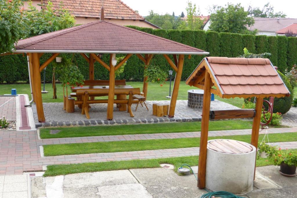 Napfeny Apartman Es Vendeghaz Egerszalók Dış mekan fotoğraf